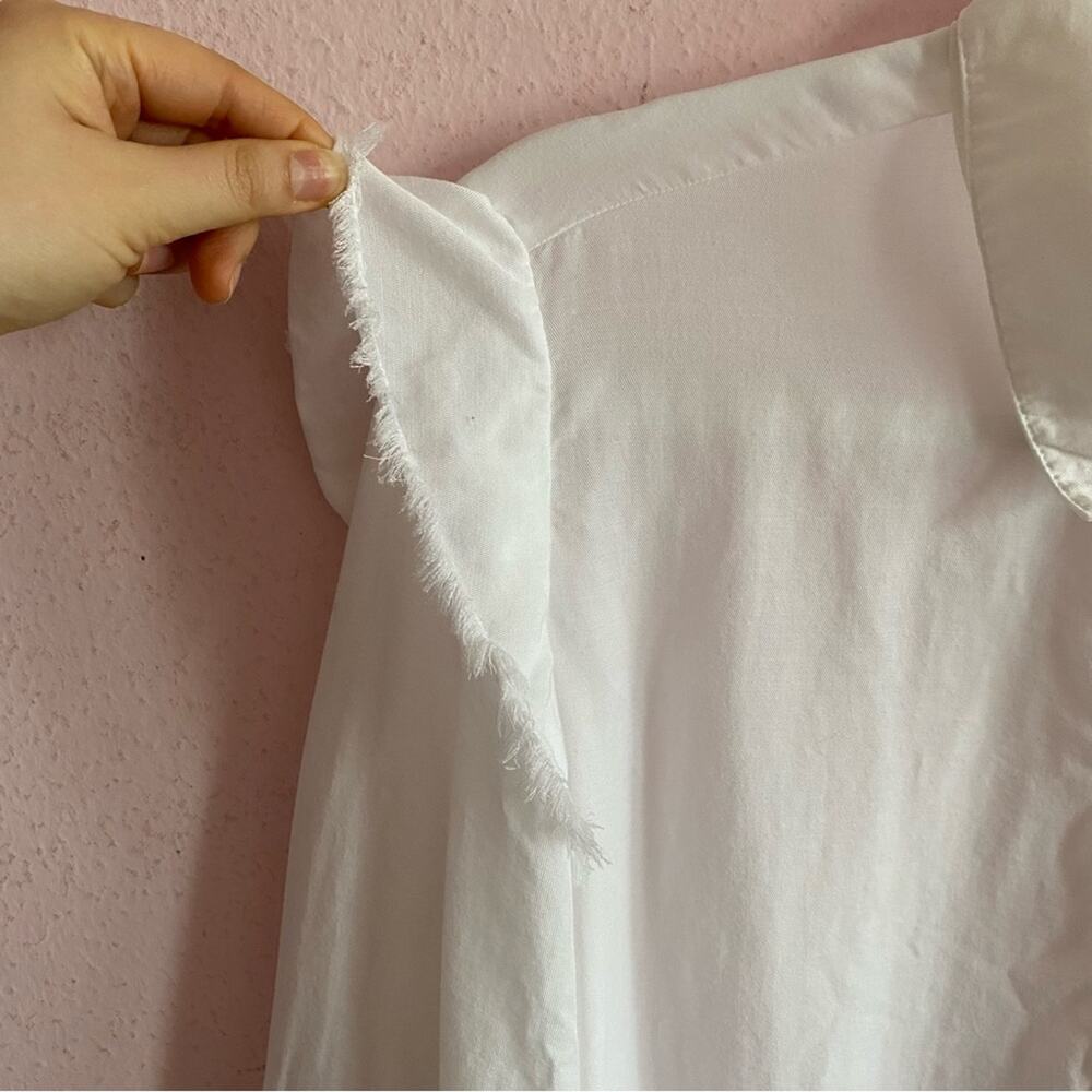 Cloth & Stone Anthropologie Minimal Boho Chic Fray Ruffle Shoulder Button Down - Picture 3 of 9